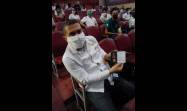 El joven médico Yuniel Abreu Hernández recibió la medalla Abel Santamaría. 
