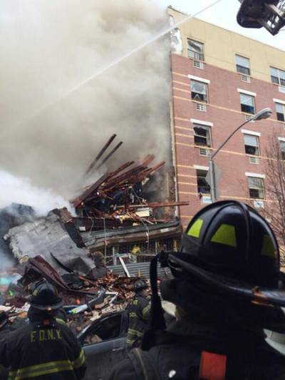 在纽约建筑倒塌可能发生爆炸