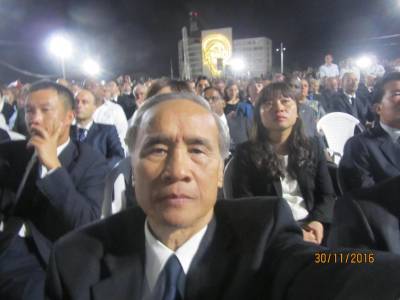 在他的身体消失之后,在转发到JoséMartí的Plaza delaRevolución的Fidel告别。