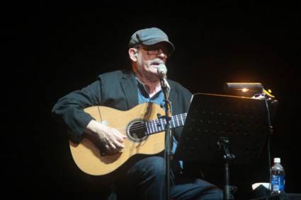 他们在波多黎各赞扬了SilvioRodríguez