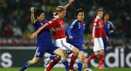 2010年南非世界杯的丹麦队与日本队的比赛