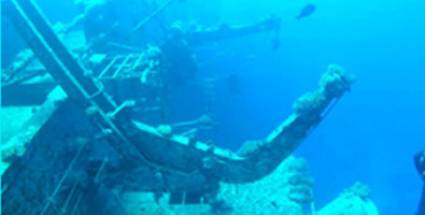 HMS调查员在海底