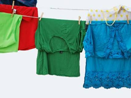 衣服弄湿后衣服会变暗