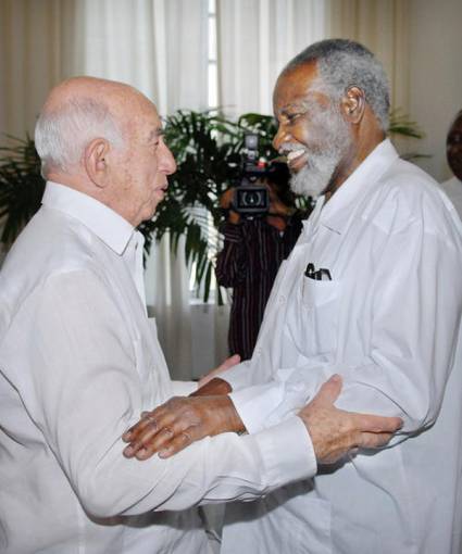 JoséRamónMachadoVentura接收Sam Nujoma