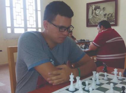 Avilanian Luis Ernesto Quesada率领在圣克拉拉举行的全国半决赛。