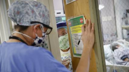 Unidad de Cuidados Intensivos en un hospital de Nueva York