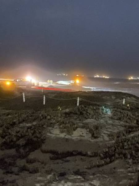 Massive oil spill near California coast triggers beach closures thumbnail