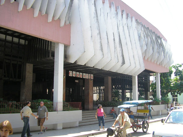 Heladeria Coppelia de Santa Clara