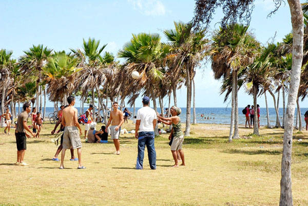 Jóvenes en la Isla de la Juventud