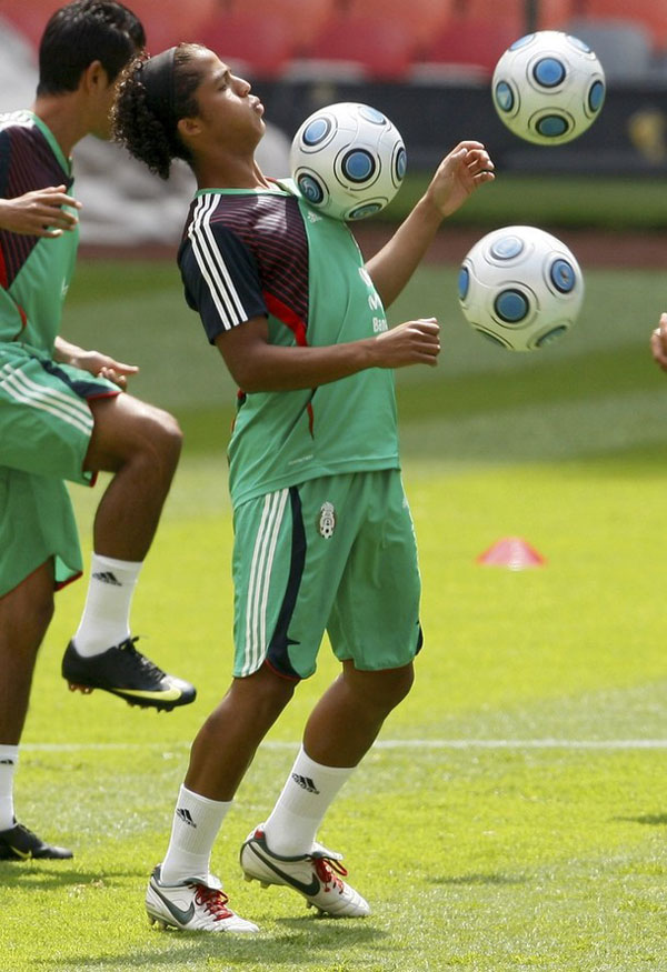 Jugador de fútbol mexicano Geovani do Santos