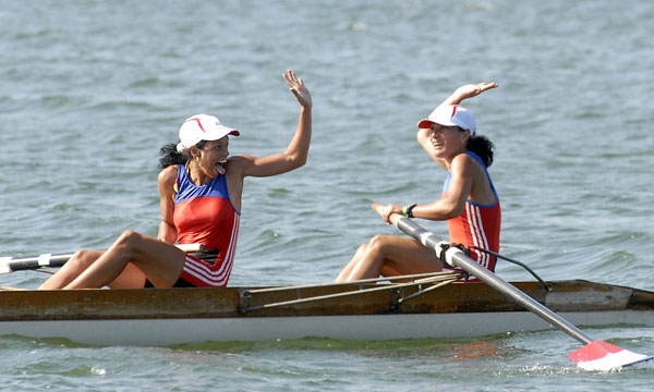 Yaima Velásquez y Yoslaine Domínguez avanzan a semifinal en Mundial de Remo