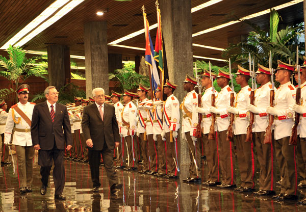 Recibimiento oficial al presidente de Palestina en el Palacio de la Revolución