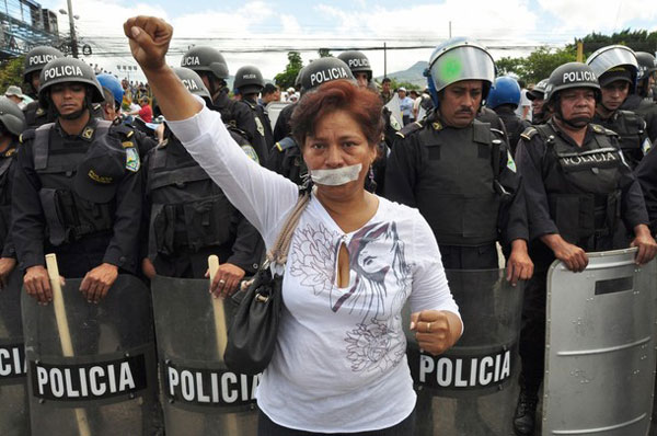 Frente Nacional contra el Golpe de Estado en una marcha en la capital hondureña