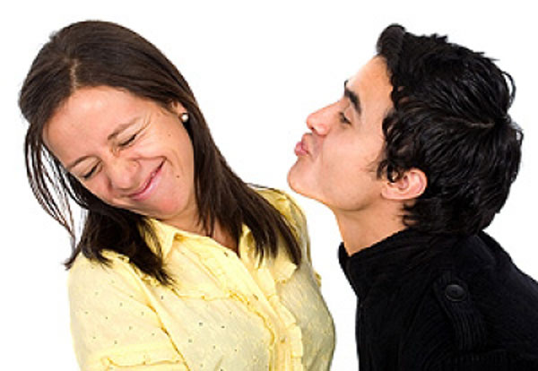 Halitosis o mal aliento afectan las relaciones interpersonales