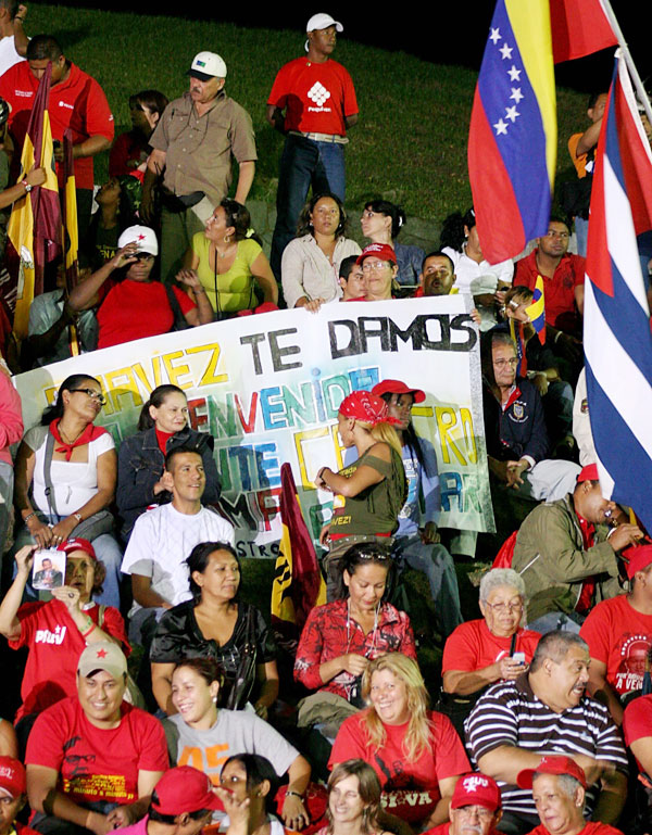 El pueblo venezolano dio un caluroso recibimiento al presidente Hugo Chávez