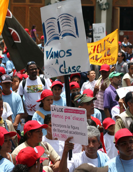 Venezolanos apoyan nueva Ley Orgánica de Educación