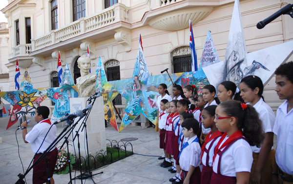 Pioneros cubanos continúan vigilia por los Cinco