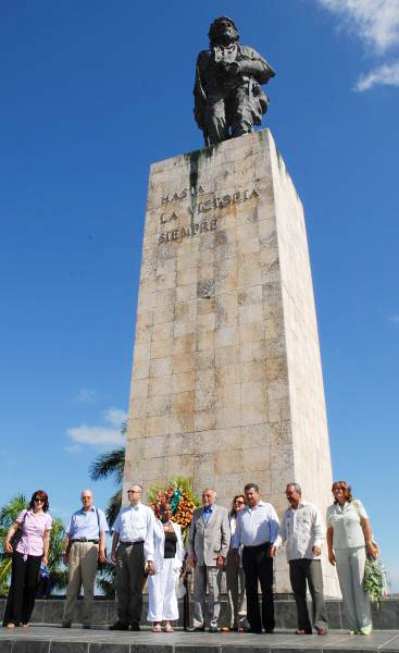 El presidente de Croacia Stjepan Mesic visitó el Memorial a Ernesto Che Guevara