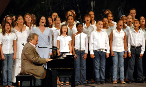 Presentación del cancionero de Juan Almeida Bosque