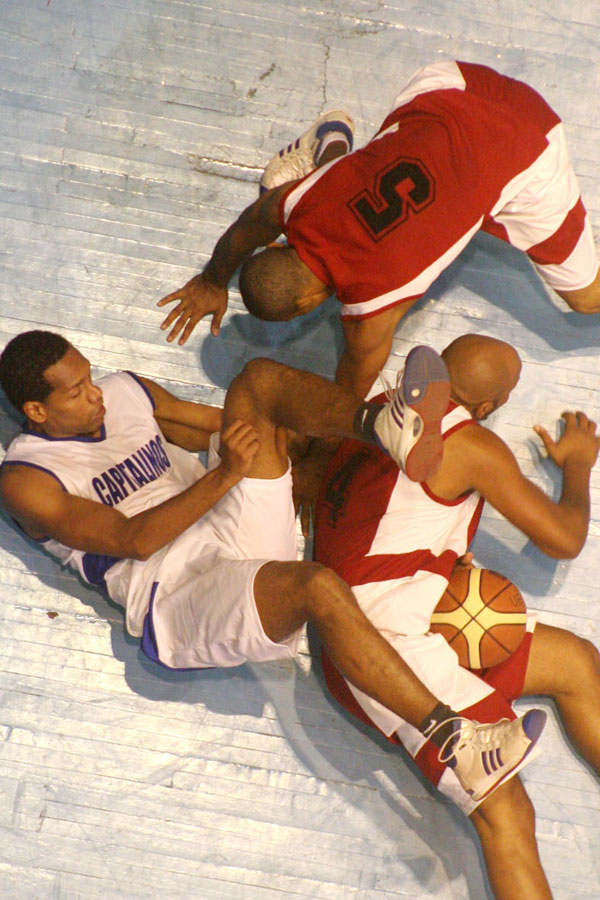 Pinar del Río derrota a Capitalinos en torneo de baloncesto cubano