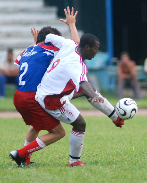 Roberto Linares en Campeonato Nacional de fútbol cubano