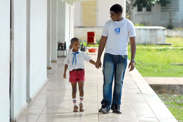 El trabajo mancomunado de la familia y demás actores sociales