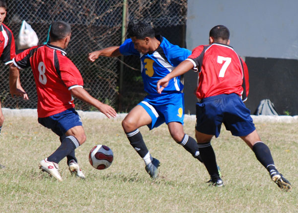 Se enfrentan este sábado La Habana y la Isla en el Campeonato nacional de fútbol