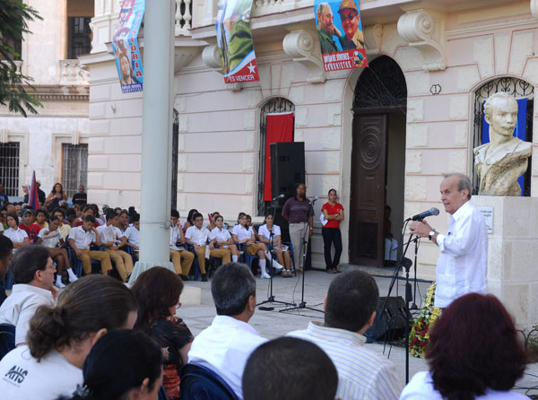 Voces jóvenes contra el bloqueo yanqui