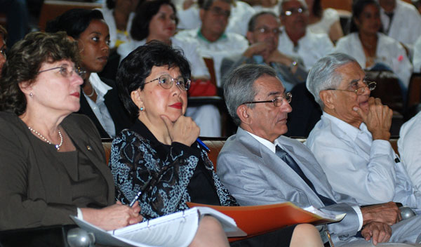 Conferencia en el Instituto de Medicina Tropical Pedro Kourí (IPK)