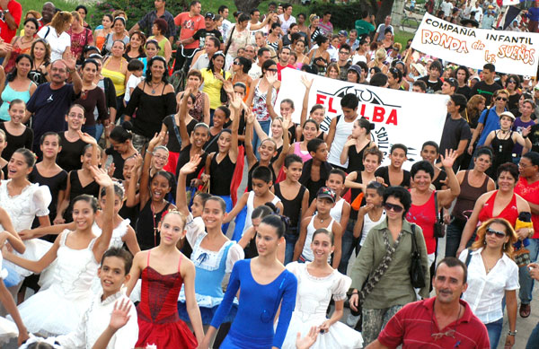 Amplia participación de artistas en la Fiesta Iberoamericana