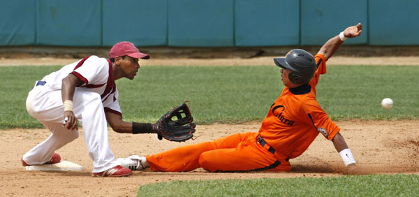 Comenzó la XLIX Serie Nacional de béisbol