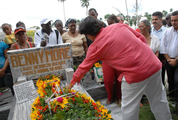 Declaran Monumento Nacional la tumba del Benny