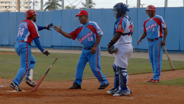Alfredo Despaigne líder en cuadrangulares
