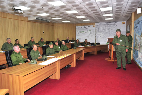 Raúl supervisa el desarrollo del Bastión 2009