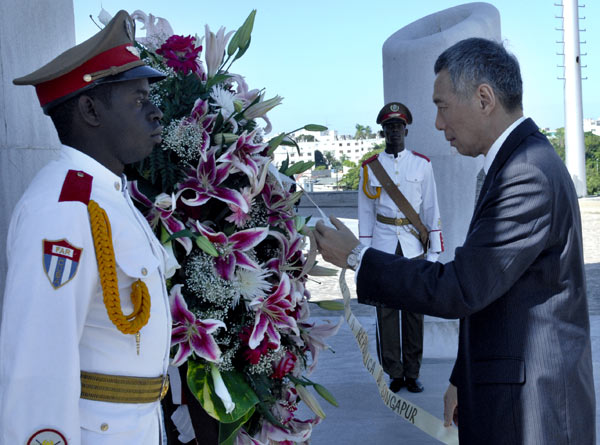 Rinde tributo a José Martí Primer Ministro de Singapur