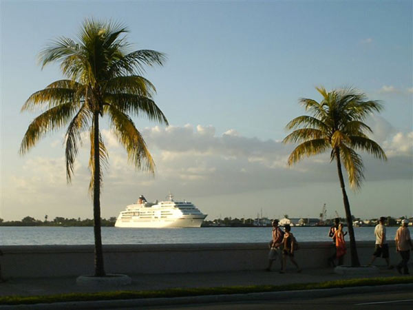 MS Europa abre temporada de cruceros en Cienfuegos