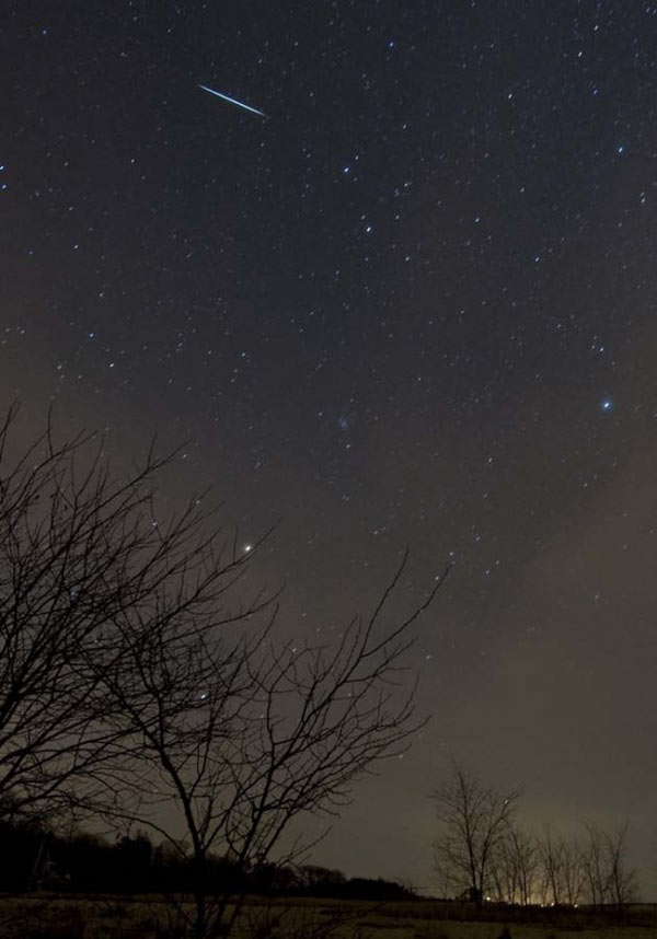 Noche de deseos entre estrellas fugaces