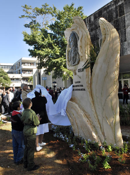 Escultura levantada a Celia Sánchez