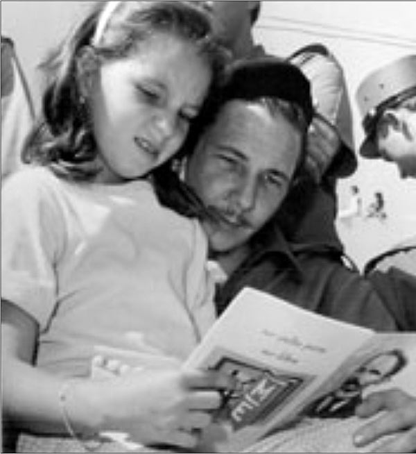 Raúl junto a la hija de José Luis Tassende