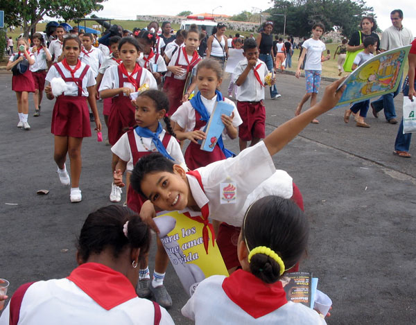 Niños en la Feria del Libro