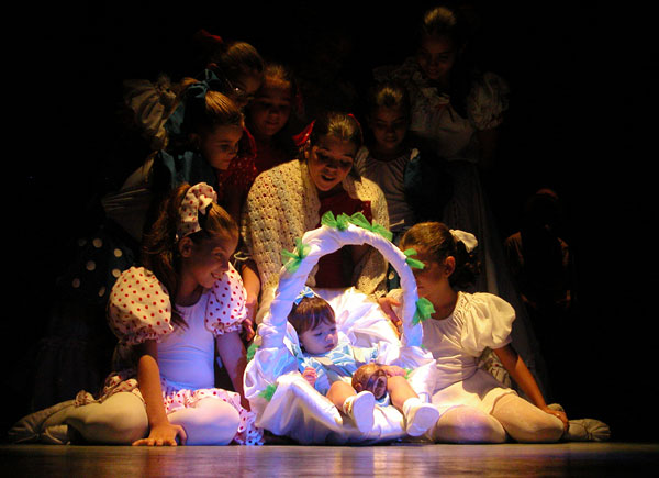 Compañía de Teatro Infantil La Colmenita