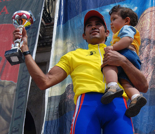 El cubano Arnold Alcolea ganó la XXXV Vuelta Ciclística a Cuba