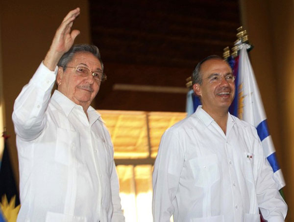 Raúl Castro en Cancún para participar en Cumbre de la Unidad