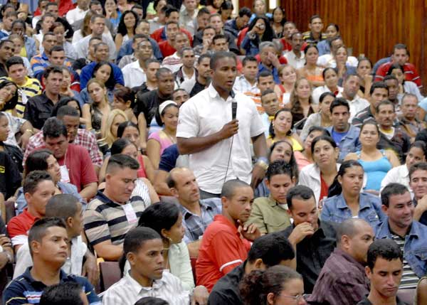 Asamblea de la UJC en Granma