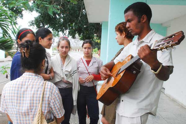 Culminan los debates de los jóvenes artistas 