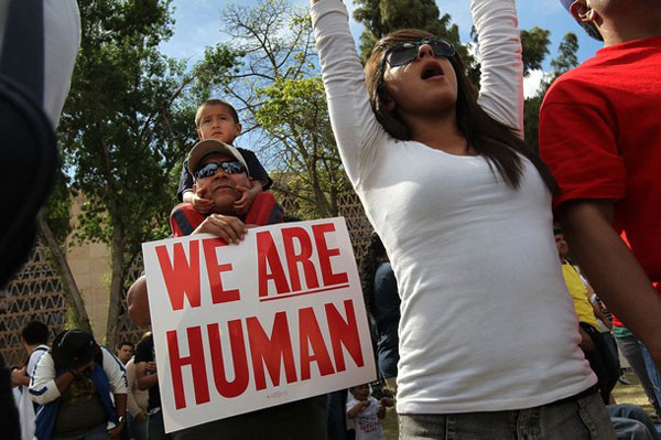 Latinos reclaman a EE.UU