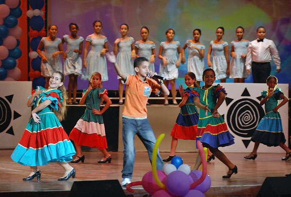 XVIII edición del festival de la canción infantil Cantándole al Sol