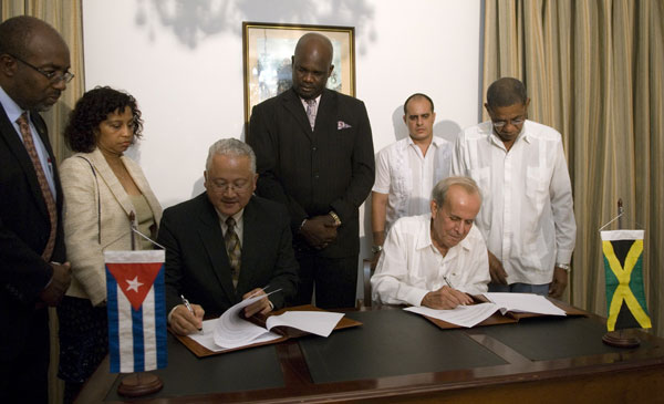 Firman los parlamentos de Cuba y Jamaica acuerdo para el desarrollo de sus relaciones