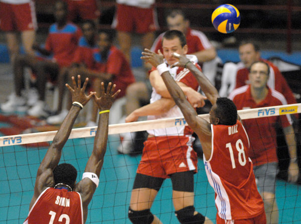 Selección masculina cubana de voleibol concluye encuentro amistoso en Canadá