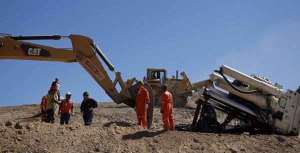 Comienzan tareas para rescate de mineros en Chile